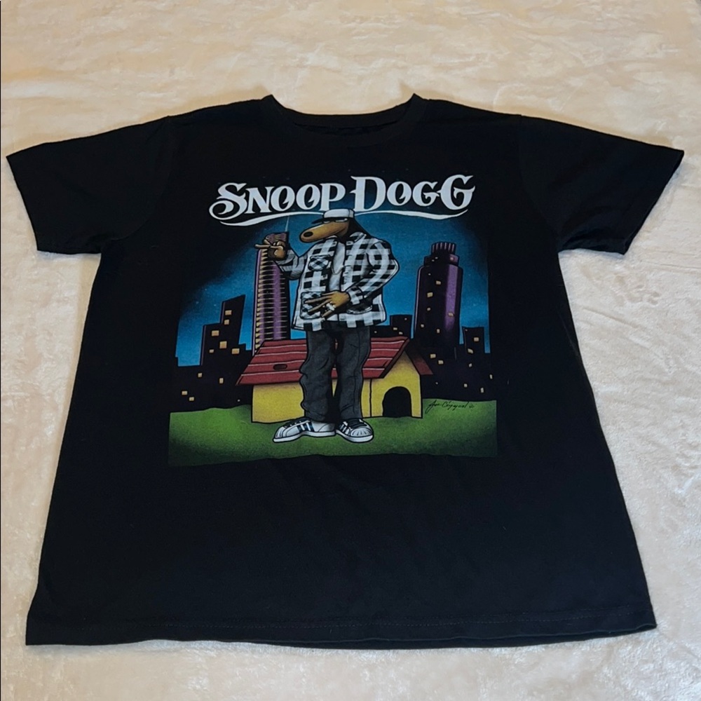 GG Collection Snoop Dogg Men’s Black and Blue Urban Graphic Short Sleeve Tee S